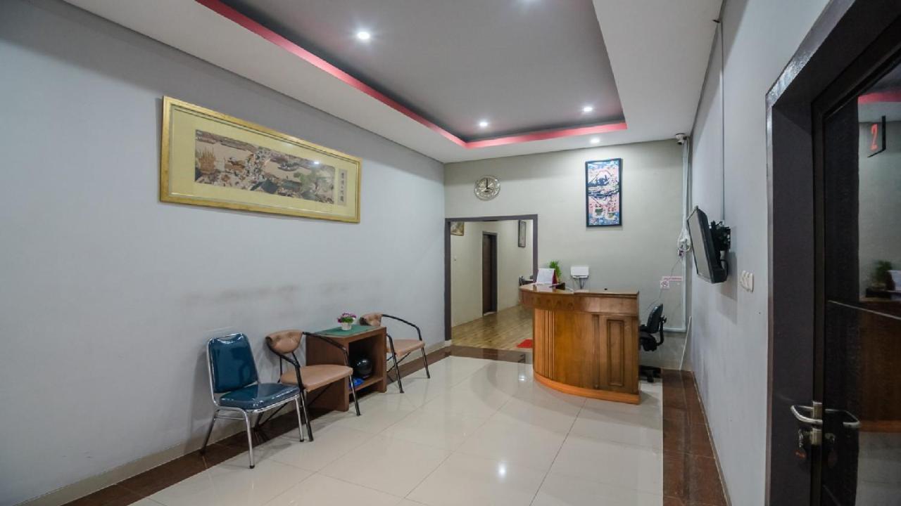 Hotel Reddoorz Syariah Near Stasiun Kota Bogor Exterior foto